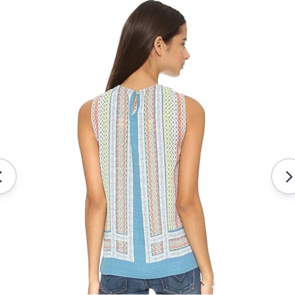 BCBGMaxazria women’s Maryssa printed cross front geometric sleeveless top sz S - Picture 6 of 15